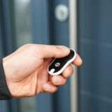 Een slim deurslot openen met een RFID tag of via Bluetooth